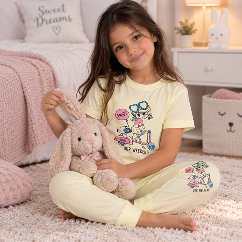 Wholesale.Child's Pyjamas are 11003 (92-98) Champagnes